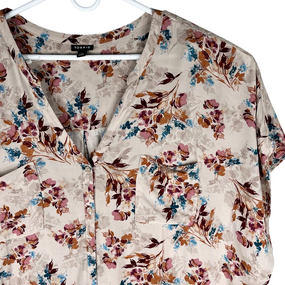Torrid Floral Button Up Top Shirt 5 Wine Stretch 28 - Picture 4 of 14